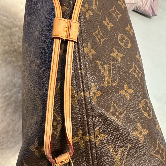 Louis Vuitton Monogram Neverfull Mm - Picture 9 of 10